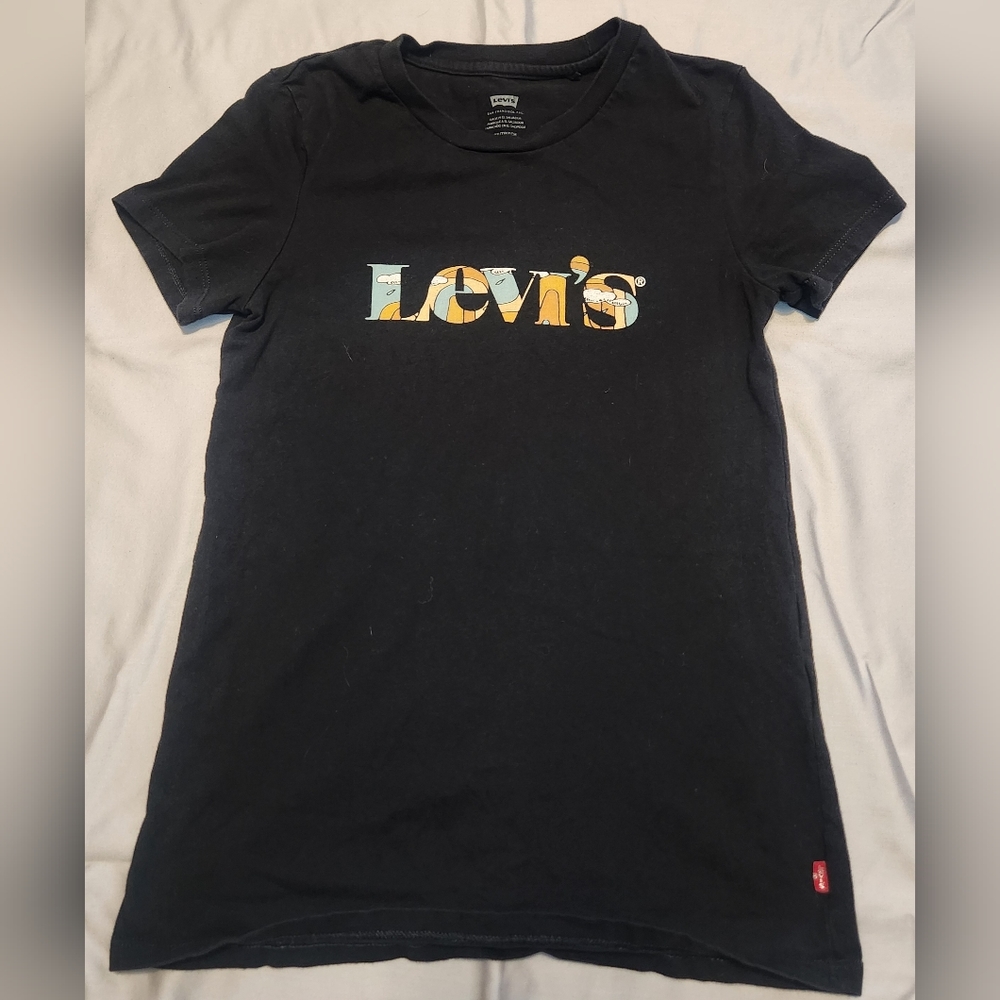 Levi's graphic tee